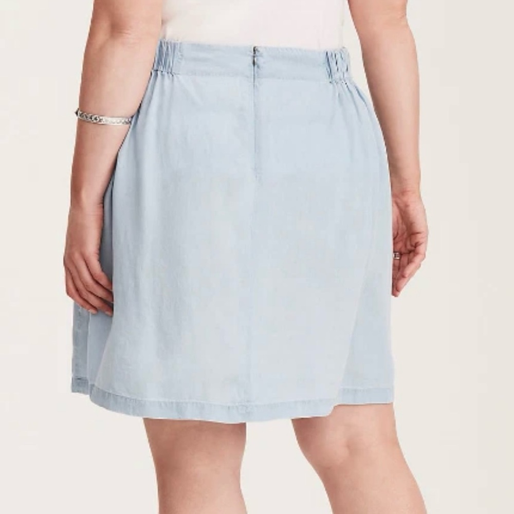 torrid Skirt Plus Size 22 Lace Up Mini Light Blue Chambray Denim Color Stretchy - Picture 2 of 15